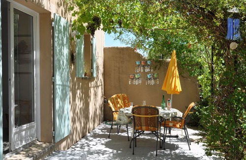 Lourmarin House | Peaceful house/garden in Provençal village