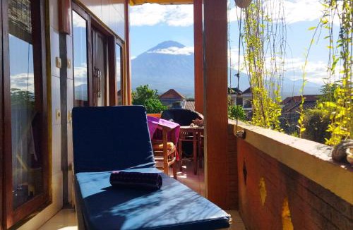 Purwakerti Bed & Breakfast | Pelangi Beach Homestay