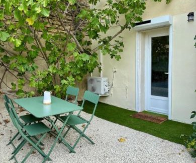Pertuis Apartment | Pertuis Appartement en rez-de-villa avec jardin privatif et parking