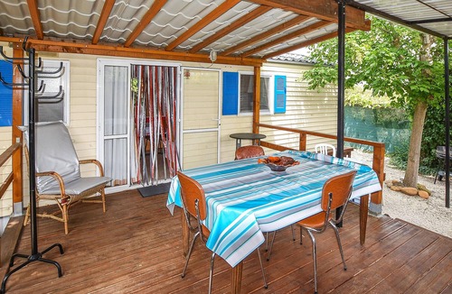 Entraigues-sur-la-Sorgue House | Pet friendly (sta)caravan