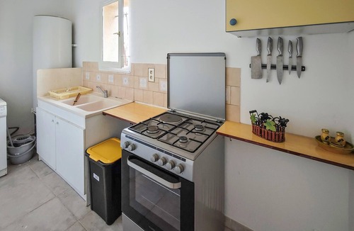 Vers-Pont-du-Gard House | Pet friendly home in Vers-Pont-du-Gard