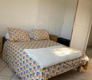 Fontienne Apartment | PETITE Maison de village Fontienne 21 chemin des charbonniers