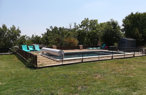 Viens House | Pleasant house in Luberon with swimming pool, France