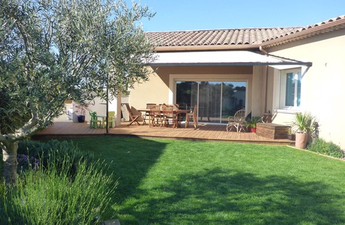 Bagnols-sur-Ceze Villa | Pleasant villa with pool