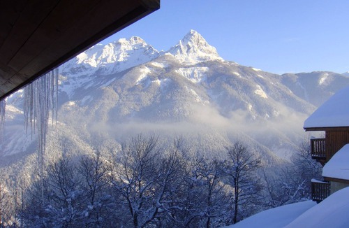 Pra Loup Ski Chalet | Praloup 500m from the ski lifts, sleeps 12, magnificent view, parking lot