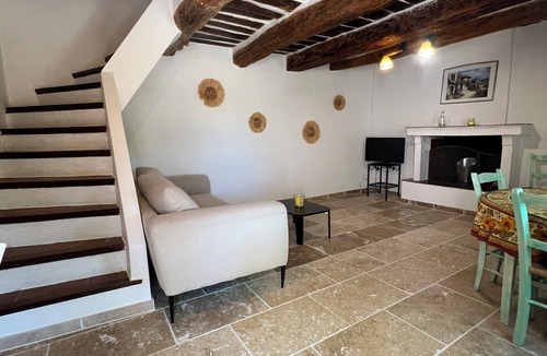 Entrecasteaux House | Pretty country house, shaded terrace, river nearby