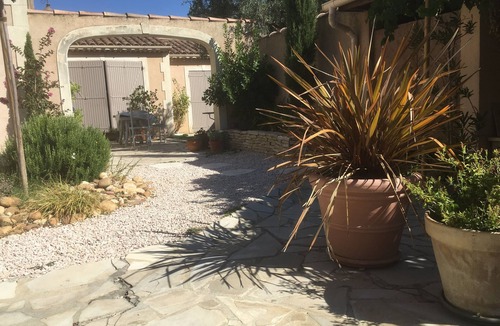 Jonquerettes House | Pretty gite in Provence with swimming pool