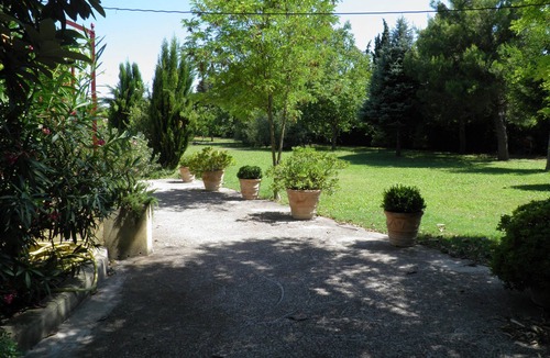 Velleron Villa | Pretty Provencal Villa at the foot of the Monts de Vaucluse