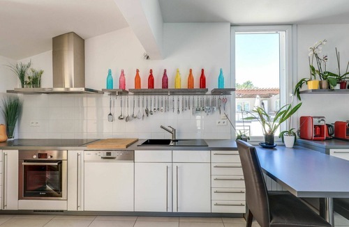 Roquebrune-sur-Argens House | Private Villa with WIFI, A/C, hot tub, private pool, TV, terrace, pets allowed, panoramic view
