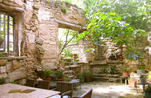 Caromb Resort | Private room ∙ 2 guests