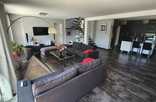 Bormes-Les-Mimosas Villa | Private villa on 2 floors, private enclosed garden 4000m2