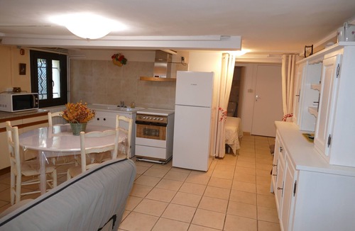 Le Pontet Apartment | PROMO Apartment P1 giving in a veranda