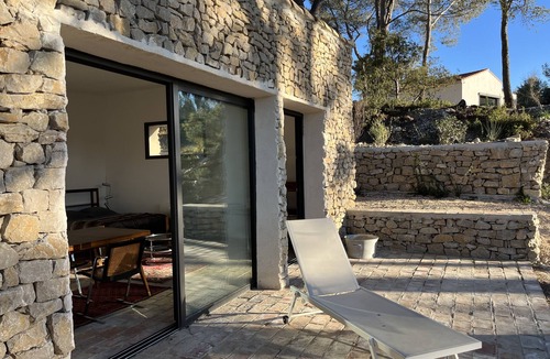 Pourrieres Villa | Provençal cabin under the pines - Sainte Victoire view