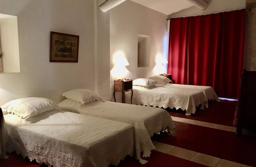 Senas Other | Provencal farmhouse from the 18th century located in the heart of the Alpilles.