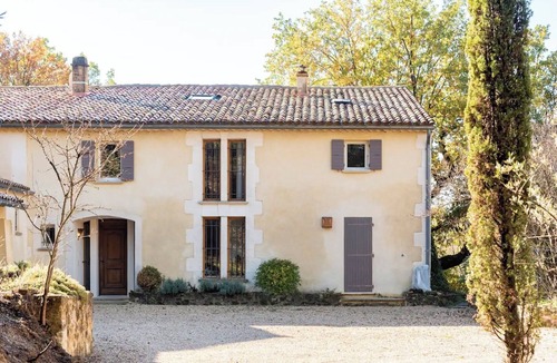 Cadenet House | Provencal house with large garden and swimming pool.