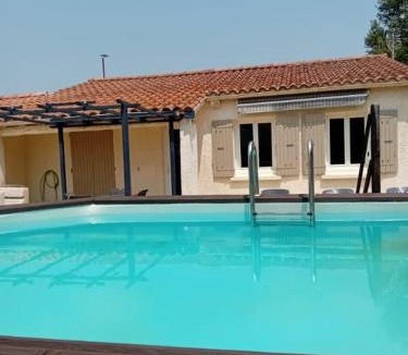 Morieres-les-Avignon Villa | Provencal-style villa