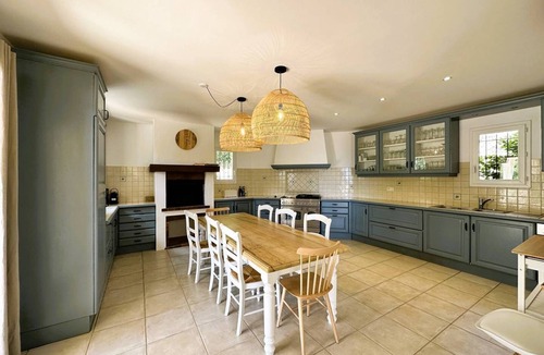 La Londe-les-Maures House | Provençal villa for 10 people with air conditioning and sea view, featuring a private heated.