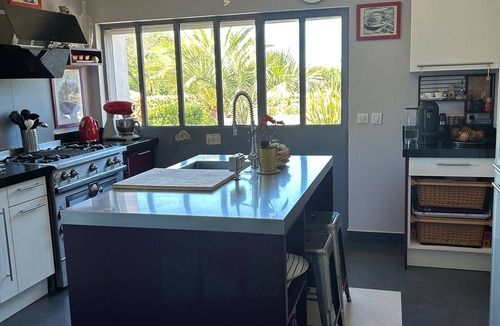 Manosque Villa | Provencal villa for 8 guests, swimming pool, olive grove, in the heart of nature in Manosque.