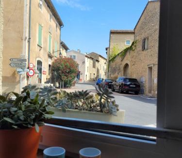 Cabrieres-d'Avignon Apartment | Provence Now