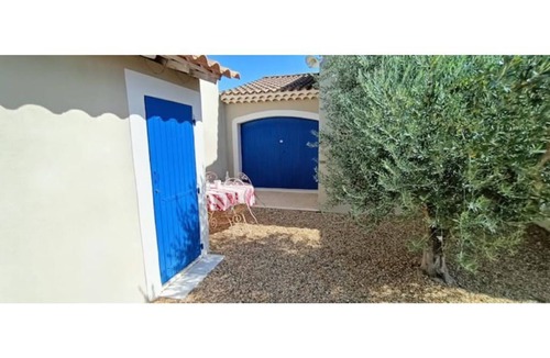 Molleges Villa | Quiet 5B villa 500 m from the village near the Alpilles and St Rémy de Provence.