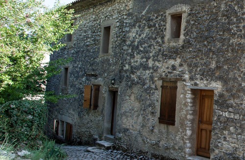 Saint-Leger-du-Ventoux House | QUIET AUTHENTICITY IN VILLAGE HOUSE FOR 4 PEOPLE