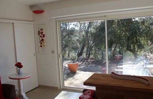 Entrecasteaux House | Quiet ground floor, garden and private pool close to tourist activities