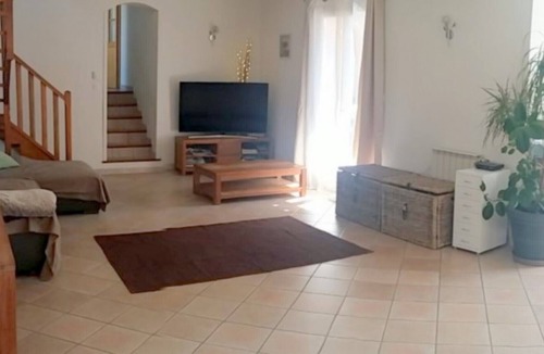 Chateaurenard House | Quiet hillside villa with spa and pool in Provence