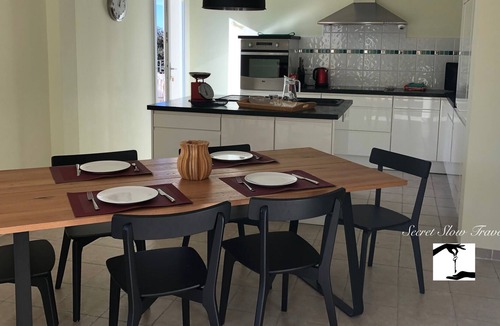 Venasque House | Quiet house, unique view, 2 families