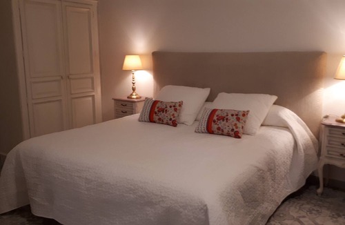 La Mole Apartment | Quiet Mazet in the heart of the vines. Swimming pool.