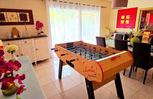 Saint-Cyr-sur-Mer Villa | Quiet villa Beach 10' walk Outdoor SPA Heated pool Boules court