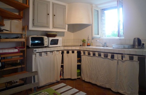 Gordes Cottage | RABASSO: pretty shed in the middle of nature.
