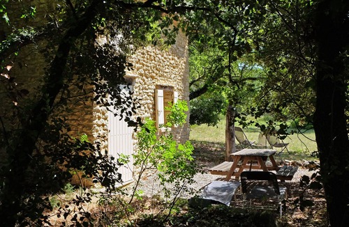 Gordes Cottage | RABASSO: pretty shed in the middle of nature.