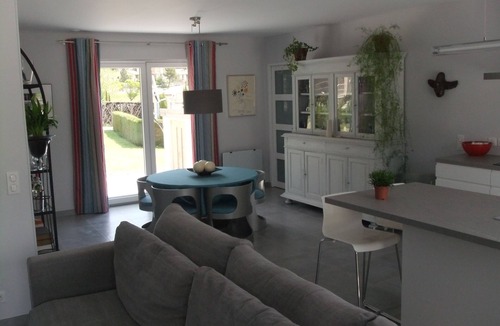 Castellane Villa | Recent new build villa in a quiet area in enclosed garden and private swimming pool