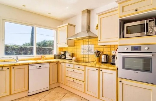 Montfort-sur-Argens House | Recent Provencal villa, 8 rooms, all comfort with swimming pool on closed space