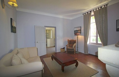 Carpentras Other | Recently renovated 19th century wine estate, at the foot of Mont Ventoux