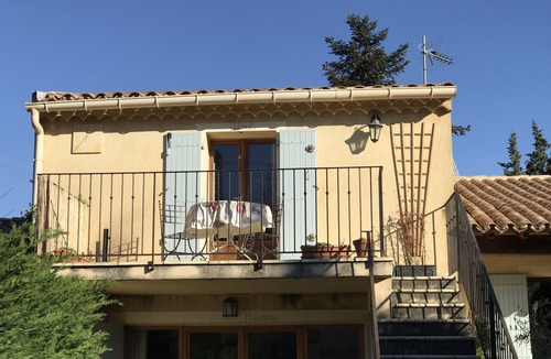 Villes-sur-Auzon Apartment | Relaxing Provence retreat - hike, bike or just drink wine in the sun