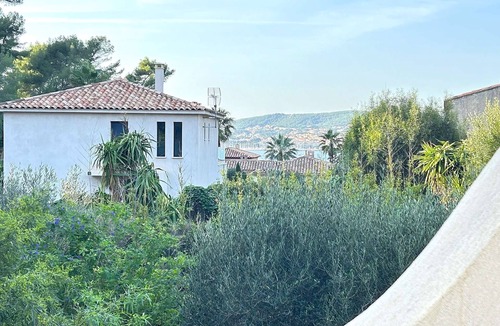 Sanary-sur-Mer House | Renovated and air-conditioned villa near the sea with(heated) swimming pool, cove at 100 meters,.