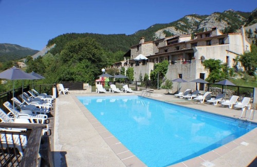 Val-de-Chalvagne Condo | Rental in residence (former sheepfold) with swimming pool and tennis court
