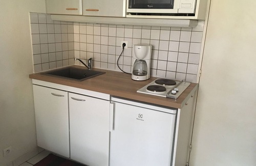 Mouries Apartment | Rental with swimming pool, near Baux de Provence, in the Alpilles natural park