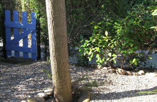 Mouries Apartment | Rental with swimming pool, near Baux de Provence, in the Alpilles natural park