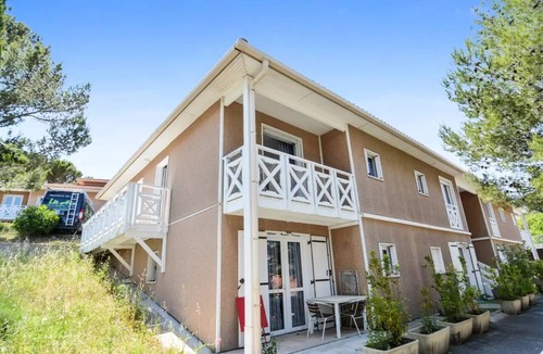 Carnoux-en-Provence Apartment | Residence Debussy - maeva Home - 2 Room Apartment 4 People - Prestige
