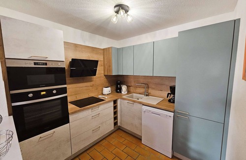 Saint-Mandrier-sur-Mer Apartment | Residenz CAP SOLEIL (sicher), Schwimmbäder, Tennis.