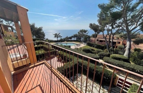 Saint-Mandrier-sur-Mer Apartment | Residenz CAP SOLEIL (sicher), Schwimmbäder, Tennis.