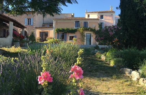 Saint-Saturnin-les-Apt House | Restored old farm house with a lot of charm - let your soul go for a stroll