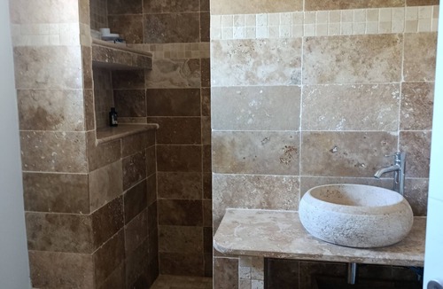 Vaison-la-Romaine House | Room for rent upstairs in house - ideal for short stays, host on site