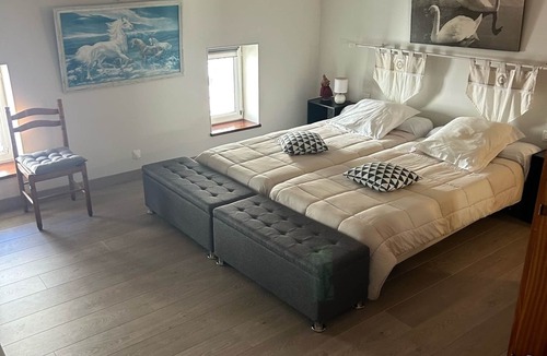 Monteux Bed & Breakfast | Room with shower only