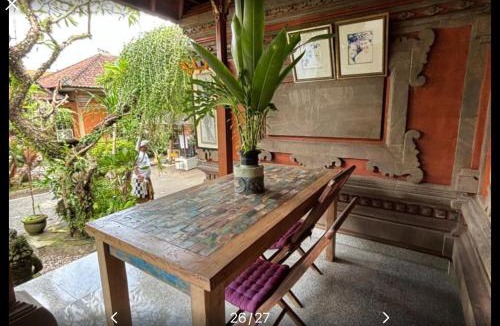 Batuan House | Royen Balinese Family Guest House- Traditional Batuan Homestay
