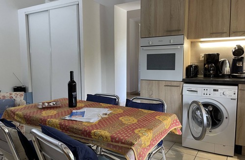 Sanary-sur-Mer House | SANARY Small country house with garden. Small dogs accepted