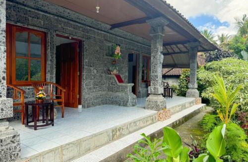Pengosekan House | Sari Bungalows