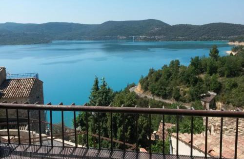Sainte-Croix-du-Verdon House | Scenic Village Home with Lake Panorama
